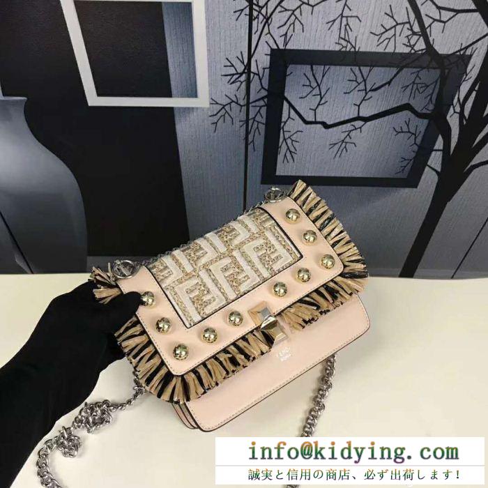 一枚持ちたい！フェンデイ 最新作 fendi バッグ ff logo embossed ショルダーバッグレディース 可愛い ミニ 多色