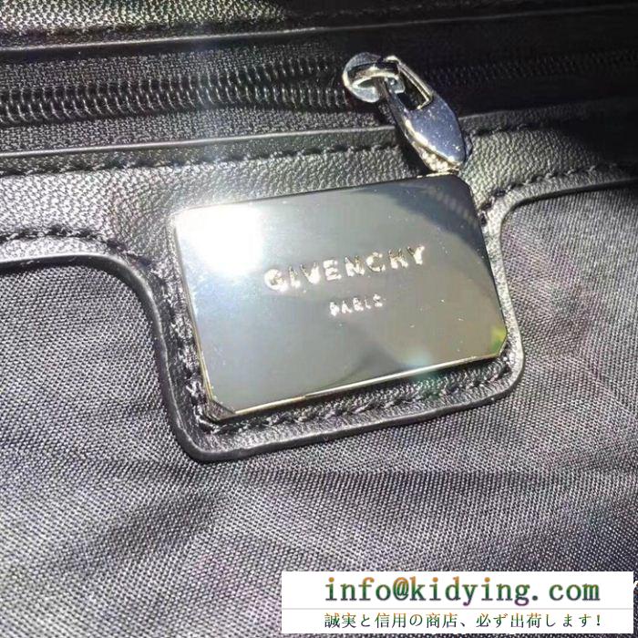 GIVENCHYジバンシィ メンズ バッグ コピースタースタッド付きバックパックブランドロゴブラックリュック