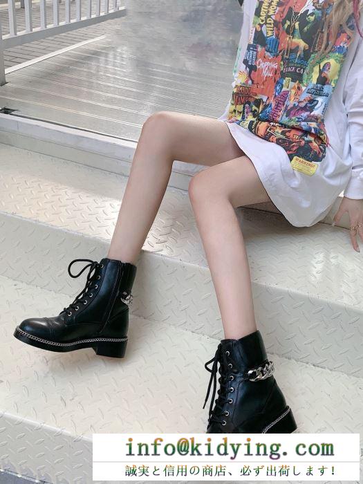 保温性を強化したシンプルなデザイン  ジバンシー 秋冬シーズンのための新作が揃う  GIVENCHY レザーブーツ 秋や冬先に活躍するアウター