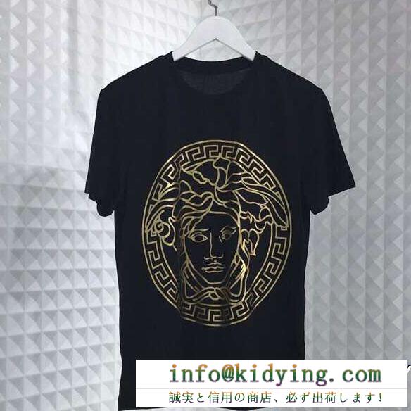 VERSACE ヴェルサーチ 半袖tシャツ 2色可選 意外と相性がいい 誰でもオシャレになれる！