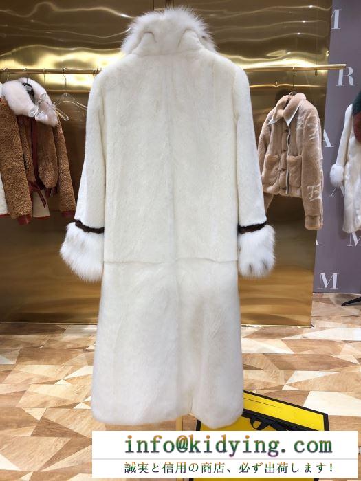 秋に向けて流行しそうな新作  フェンディこの秋の美人を作るモデル FENDI　コート セレブにも愛用者多数秋冬ブランド