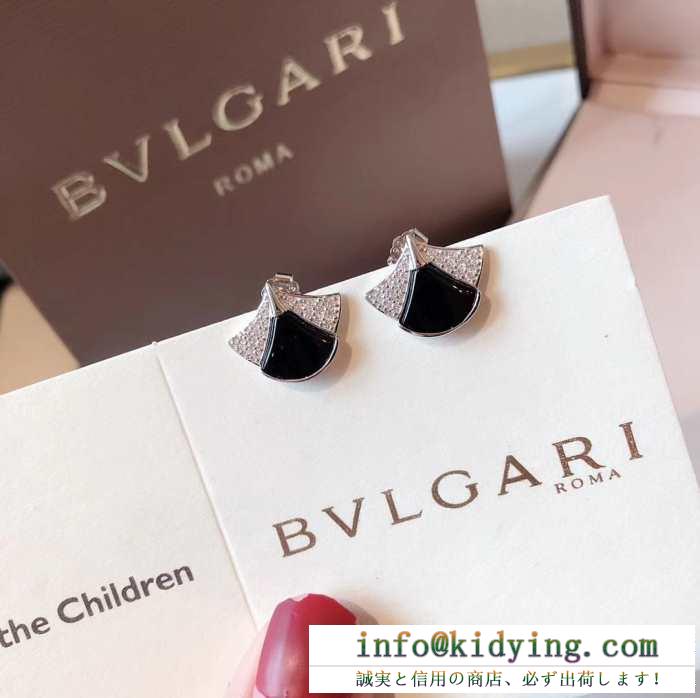 ブルガリ ピアス 人気 耳元までもトレンド感があるアイテム bvlgari レディース コピー ブラック ホワイト リーズナブルな価格