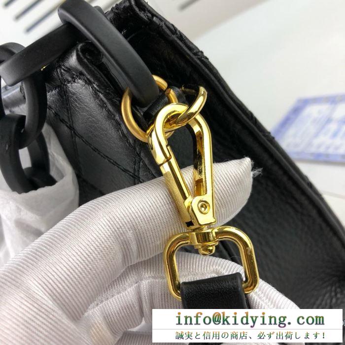 斜め掛けバッグ シャネル chanel 秋冬ヒット必至の新作アウターをご紹介 大満足の2019秋冬新作