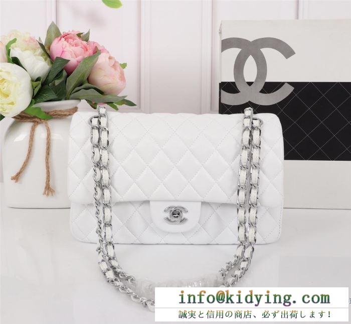 シャネル chanel 斜め掛けバッグ 2色可選 2019年秋冬コレクションを展開中 冬にさらりと着たいのはこれ