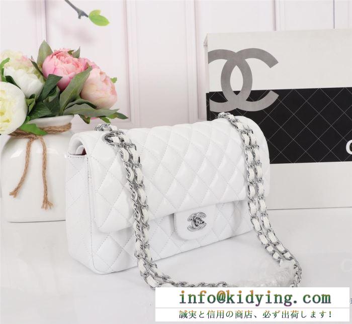 シャネル chanel 斜め掛けバッグ 2色可選 2019年秋冬コレクションを展開中 冬にさらりと着たいのはこれ