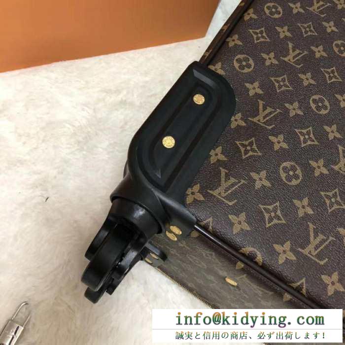 際立つ抜け感がある  トランク  ルイ ヴィトン LOUIS VUITTON  2019年春夏のトレンドの動向