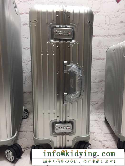 カジュアルで気分爽快  Rimowa  リモワ  トランク 2019春夏トレンドファッション新作