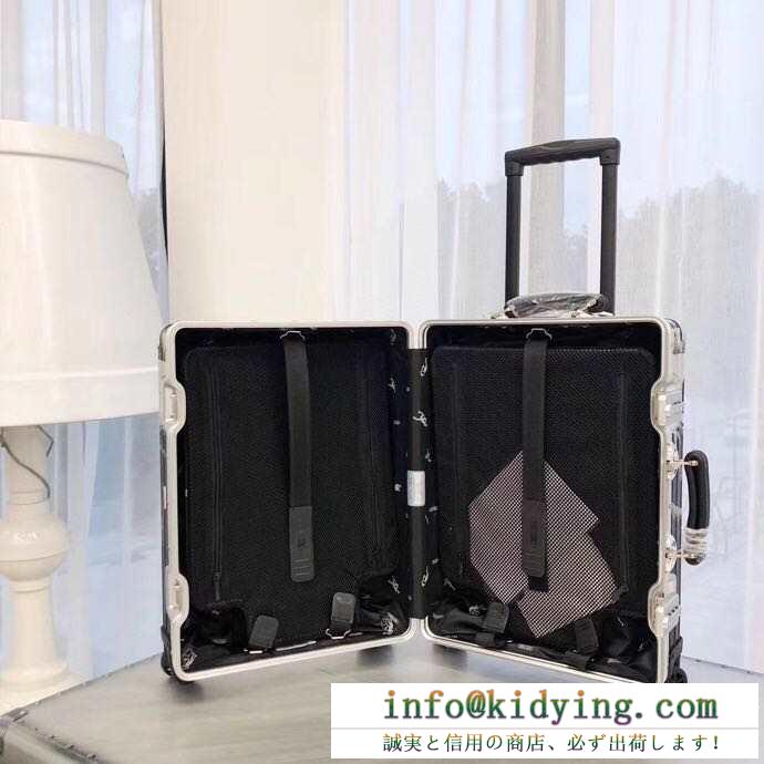 トランク 2019春夏トレンドファッション新作  Rimowa  リモワ  きれいめな印象