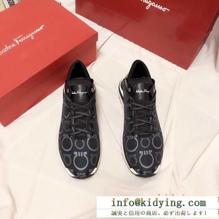 軽やかな雰囲気に仕上げる新作 スニーカー メンズ ferragamo フェラガモ 靴 コピー ブラック デイリー モノグラム おすすめ 格安