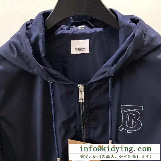 軽い着心地で大活躍人気新品 バーバリー monogram motif lightweight hooded jacket burberry ブラック ネイビー コピー 激安