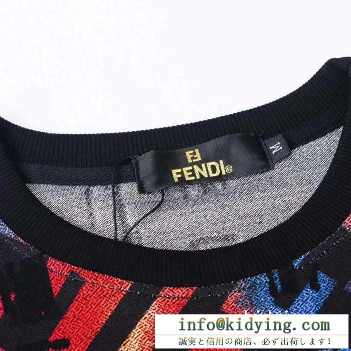 秋らしさをキープする定番新作 大満足の2019秋冬新作 フェンディ fendi プルオーバーパーカー 2色可選