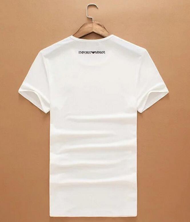 着心地満点のアルマーニ armani 男女兼用の白い半袖tシャツ.