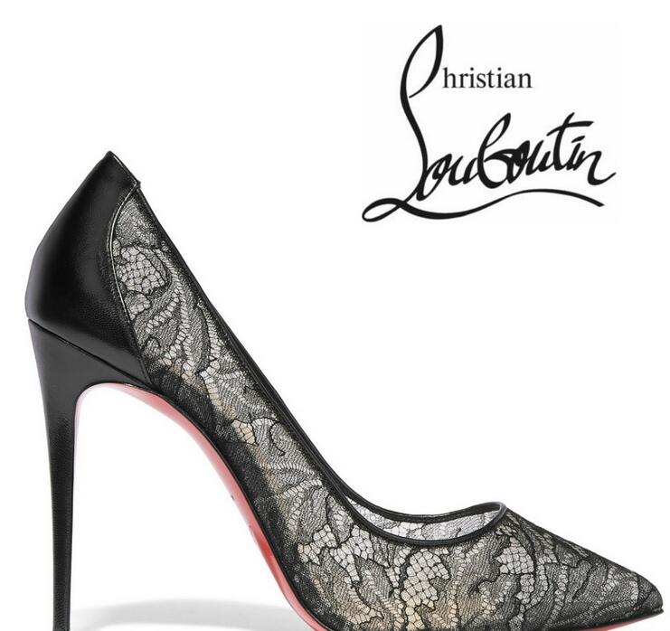 フェミニンな女性らしいデザインのChristian louboutin クリスチャンルブタン レデイース用の黒いレースでのハイヒールパンプス.