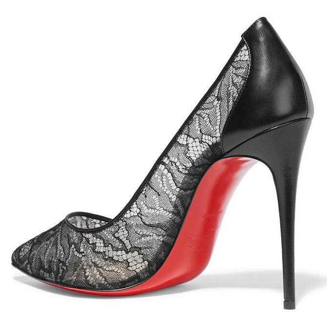 フェミニンな女性らしいデザインのChristian louboutin クリスチャンルブタン レデイース用の黒いレースでのハイヒールパンプス.