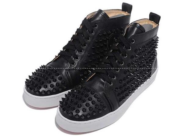 秋冬新作のChristian louboutin、クリスチャンルブタン コピー 靴の幅広いシーンで適応な黒いシューズ/靴/スニーカー.