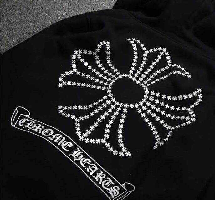 秋冬着回し度抜群なChrome hearts、クロムハーツのメンズフード付きのパーカー.