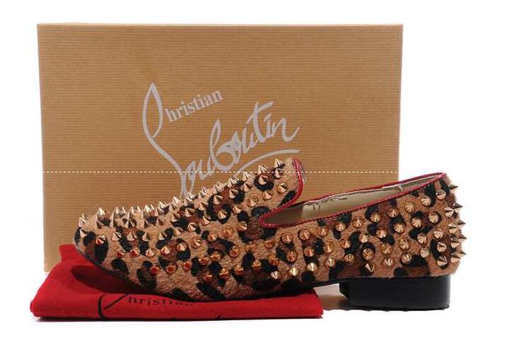 お洒落な新作Christian louboutin、クリスチャンルブタンの男性用のスタッズパンプス靴.