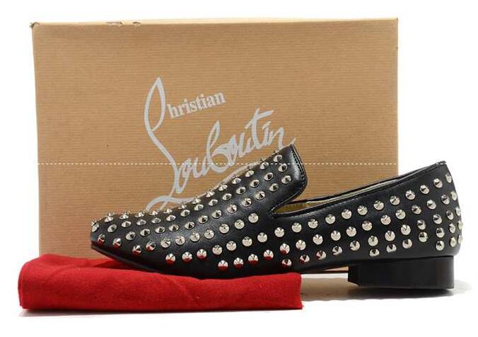 毎年活躍のルブタン コピー、christian louboutinの数量限定なスダッズメンズパンプス.