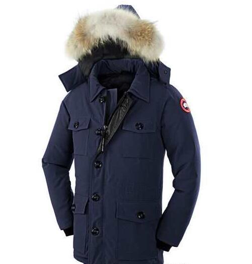 高品質なカナダグース、Canada gooseの上品な雰囲気を醸し出す保温性のメンズロングダウンジャケット.