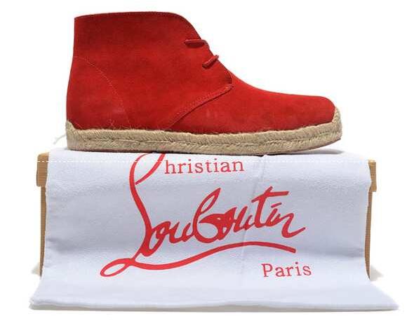 スニーカーコーデのクリスチャンルブタン、Christian louboutinの人気メンズ、レディース赤いシューズ.