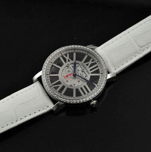 最新入荷のカリブル ドゥ cartier 腕時計 ステンレス カルティエ コピー アリゲーター レディース ホワイトレザー.