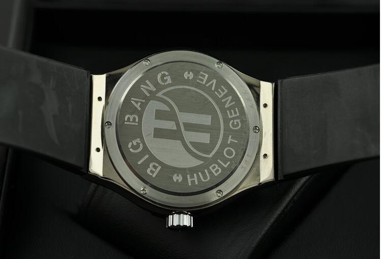 ウブロ 時計 メンズ hublot 3針グリーンステンレス文字盤 日付付き 自動巻きのビッグバン アエロバン ガルミッシュ 腕時計. 