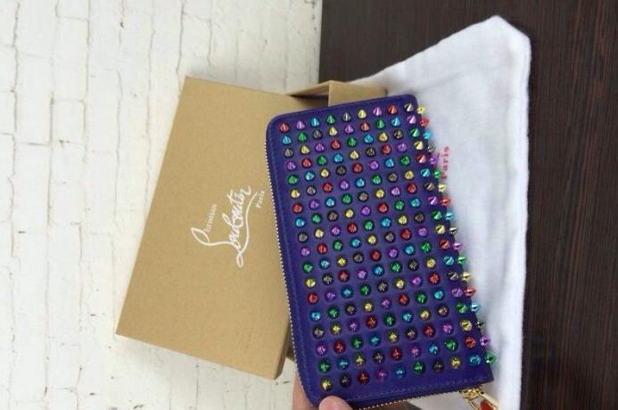 紫のレディース ルブタン 財布 コピー 超激得格安のパネトーネ スパイク スタッズ christian louboutin ラウンドファスナー 長財布.