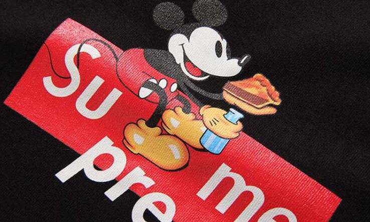 メンズ夏コーデ supreme シュプリーム tシャツ 偽物 おすすめの爽やかなモデル