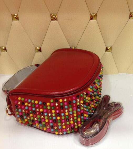 新作入荷人気なCHRISTIAN louboutin パロマ ミディアム トート パネトーネ スタッズ ミニボストン 赤色のクリスチャンルブタンレディース3wayハンドバッグ.