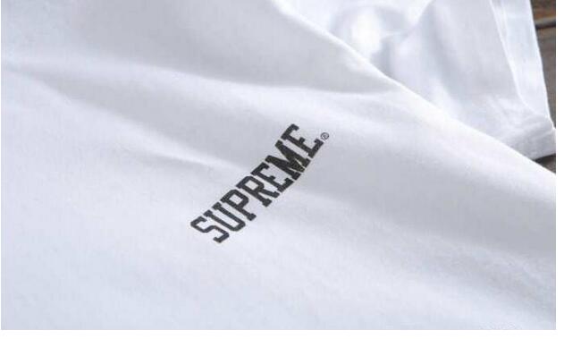 圧倒的な人気を誇るSUPREME シュプリーム 激安 品のよい印象ある半袖シャツ