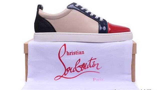 オリジナルのルブタン 靴 コピー christian louboutin 勝手に使えるシューズ