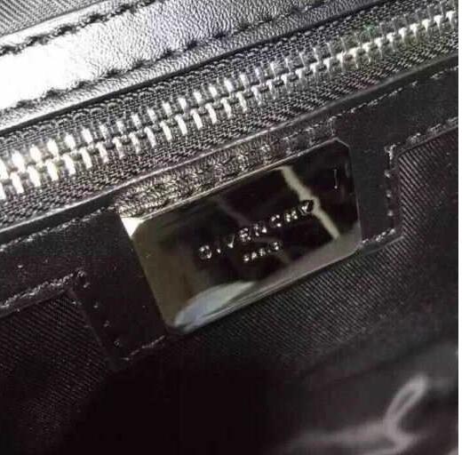 耐久性の高いGIVENCHY ジバンシー バッグ新作リュックサック軽くてカモフラージュ柄バックパック