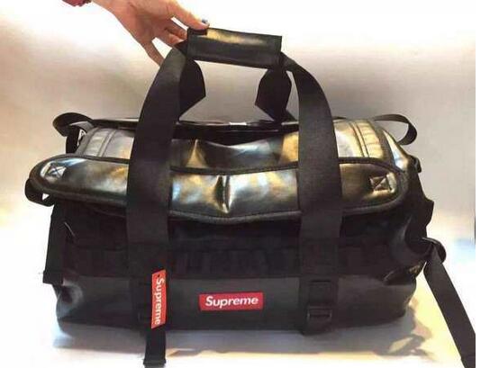 重宝するSUPREME シュプリーム バッグ コピー 　相性抜群　バッグ