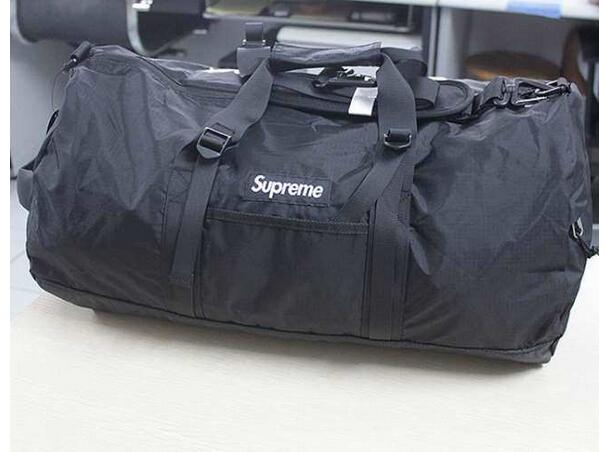 注目を集めているシュプリーム コピー 激安　SUPREME  取り出しやすいモデル