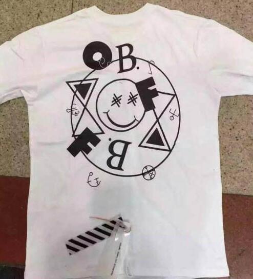 オフホワイト tシャツ 偽物 人気セール得価のoff-white ブラックとホワイト メンズ半袖tシャツ.