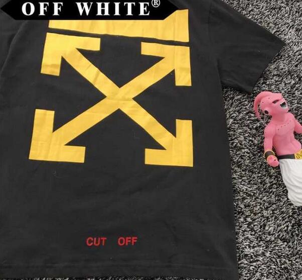 活躍できるオフホワイト コピー 人気 off-white 美しく見せてくれるtシャツ