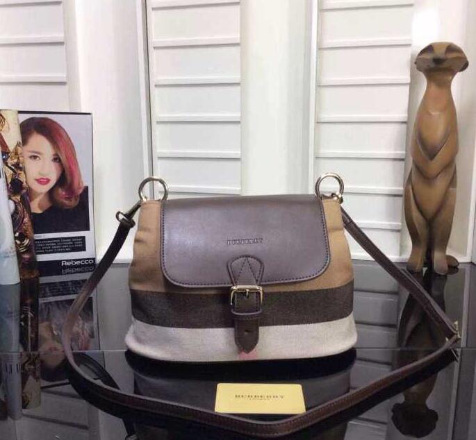 お買い物　BURBERRY  バーバリー レディース コピー 収納性が高いショルダーバッグ