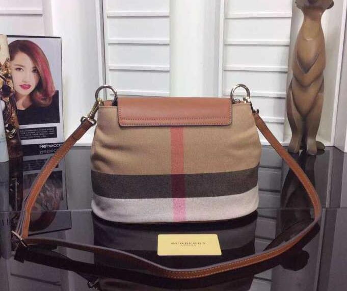 お買い物　BURBERRY  バーバリー レディース コピー 収納性が高いショルダーバッグ