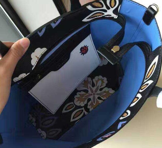 新作&定番TORY burch トリーバーチ バッグ 人気 軽量なデイリー使モデル