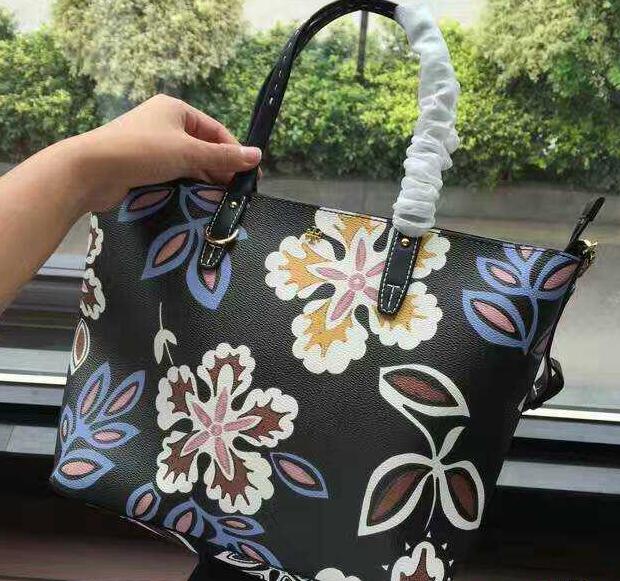 新作&定番TORY burch トリーバーチ バッグ 人気 軽量なデイリー使モデル