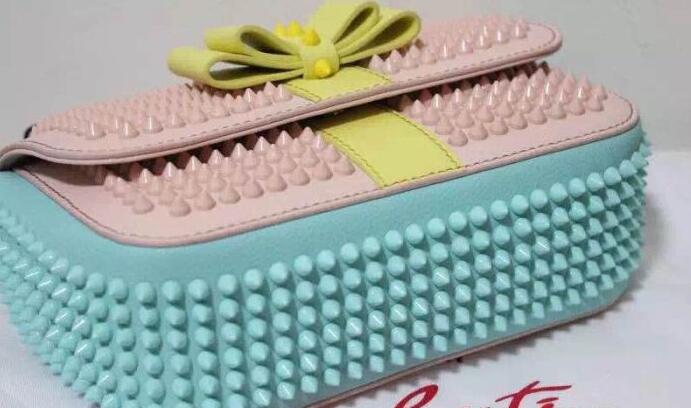 クリスチャンルブタン バッグ 新作 christian louboutin スウィートチャリティー チェーン スパイクスダッズ レディースショルダーバッグ 牛革 1145010 cm53.