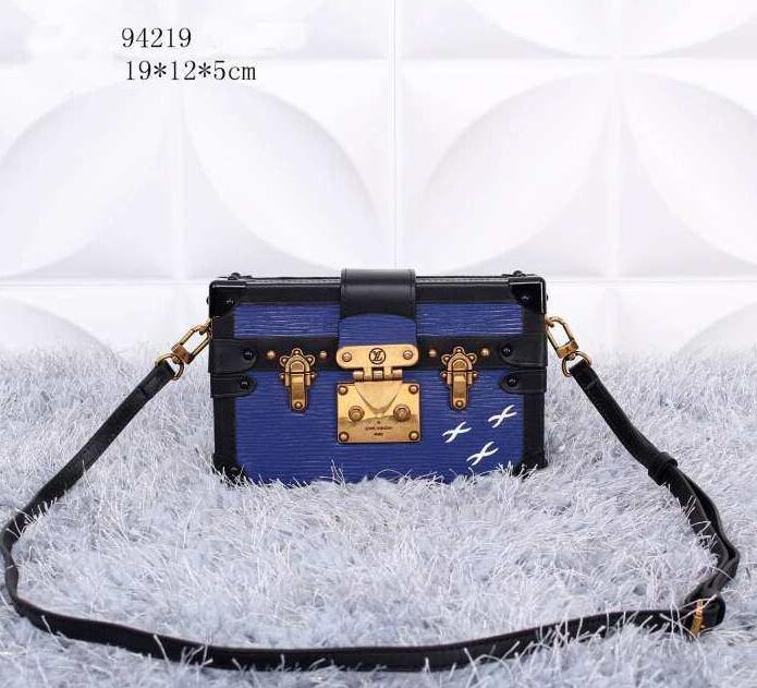 LOUIS vuitton レディースショルダーバッグ 肩掛け 斜め掛け 限定セール定番人気なヴィトン コピー ブルー バッグ.