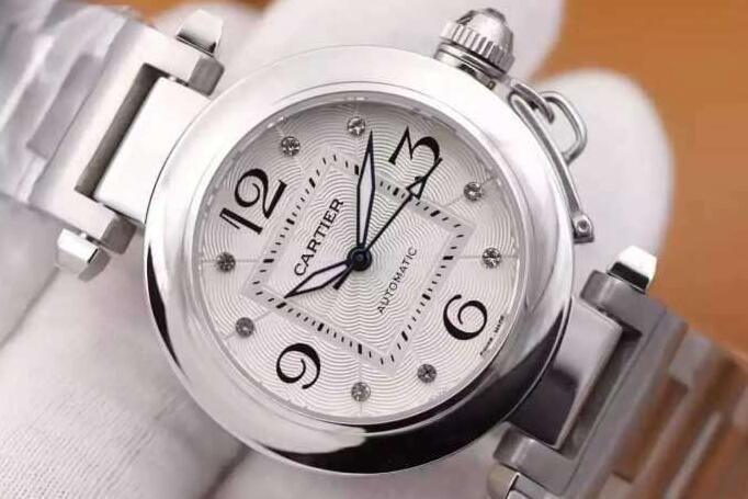 モデル大絶賛 cartier カルティエ 腕時計 コピー 装着感に優れる女性用時計