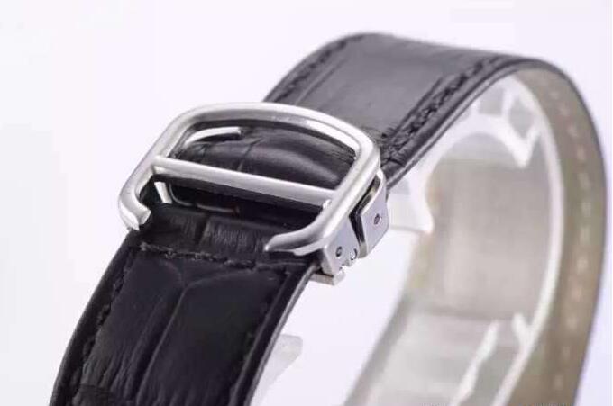 CARTIER カルティエ スーパー コピー 自動巻き 5針クロノグラフ 日付表示 生活防水出来る コーティングガラス 数量限定セール メンズ腕時計.