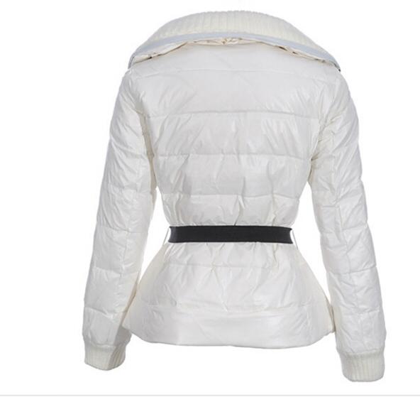 防寒性もありるモンクレール コピー 服MONCLER　低頃な価格セール レディース ダウンジャケット 　ホワイト