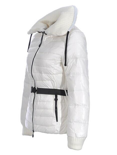 防寒性もありるモンクレール コピー 服MONCLER　低頃な価格セール レディース ダウンジャケット 　ホワイト