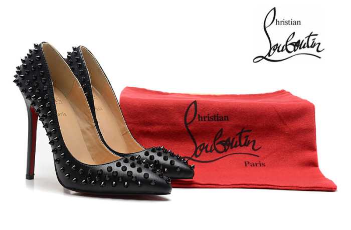 大人のおしゃれ絶対オススメChristian louboutinクリスチャンルブタン パンプスコピーブラックハイヒールスパイクシューズ