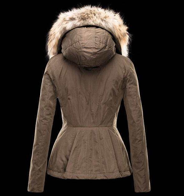 品質が良いモンクレール ダウン 偽物  MONCLER  女性用ダウンジャケット
