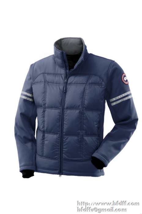 強い魅力を感じる一枚2017秋冬物 canada goose ダウンジャケットダウンジャケットメンズコピー 3色可選 軽くて暖かい