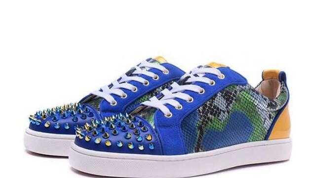 快適な着用感があるクリスチャンルブタン CHRISTIAN LOUBOUTIN 高級感あふれるスニーカー人気 2017